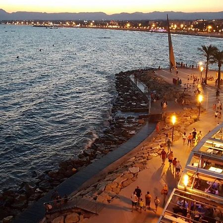 Apartment Center Salou Near Port Aventura Екстериор снимка
